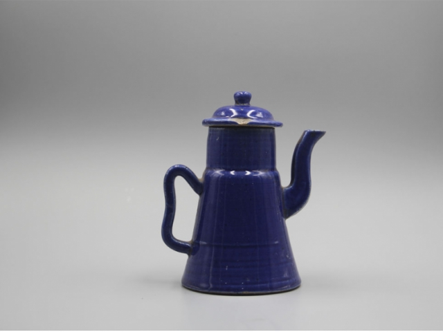 清代     霁蓝釉盖壶